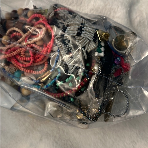 Assorted Women's Accessory Set - Picture 6 of 8